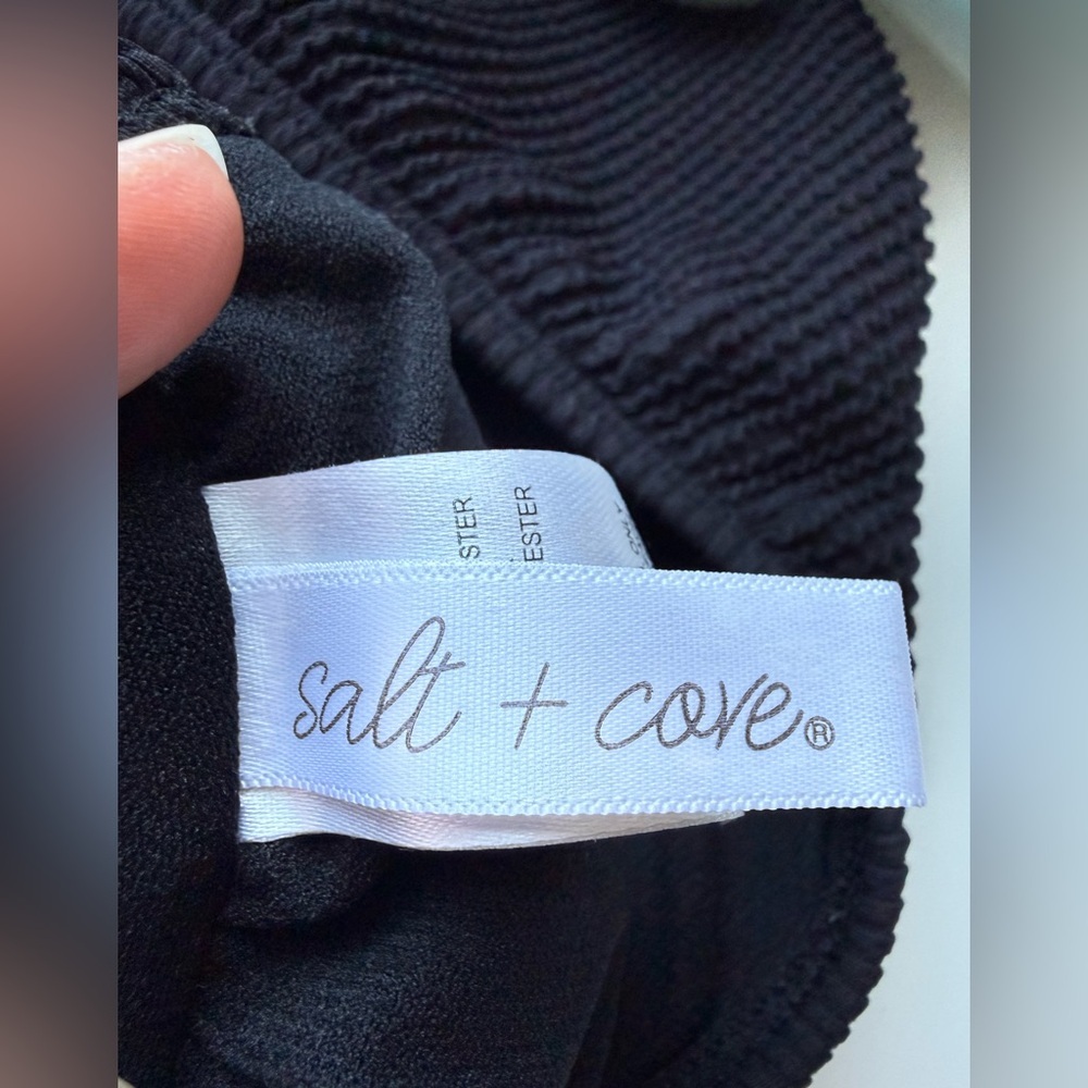 Salt + Cove Black One Shoulder Bikini Top size medium - Picture 3 of 7